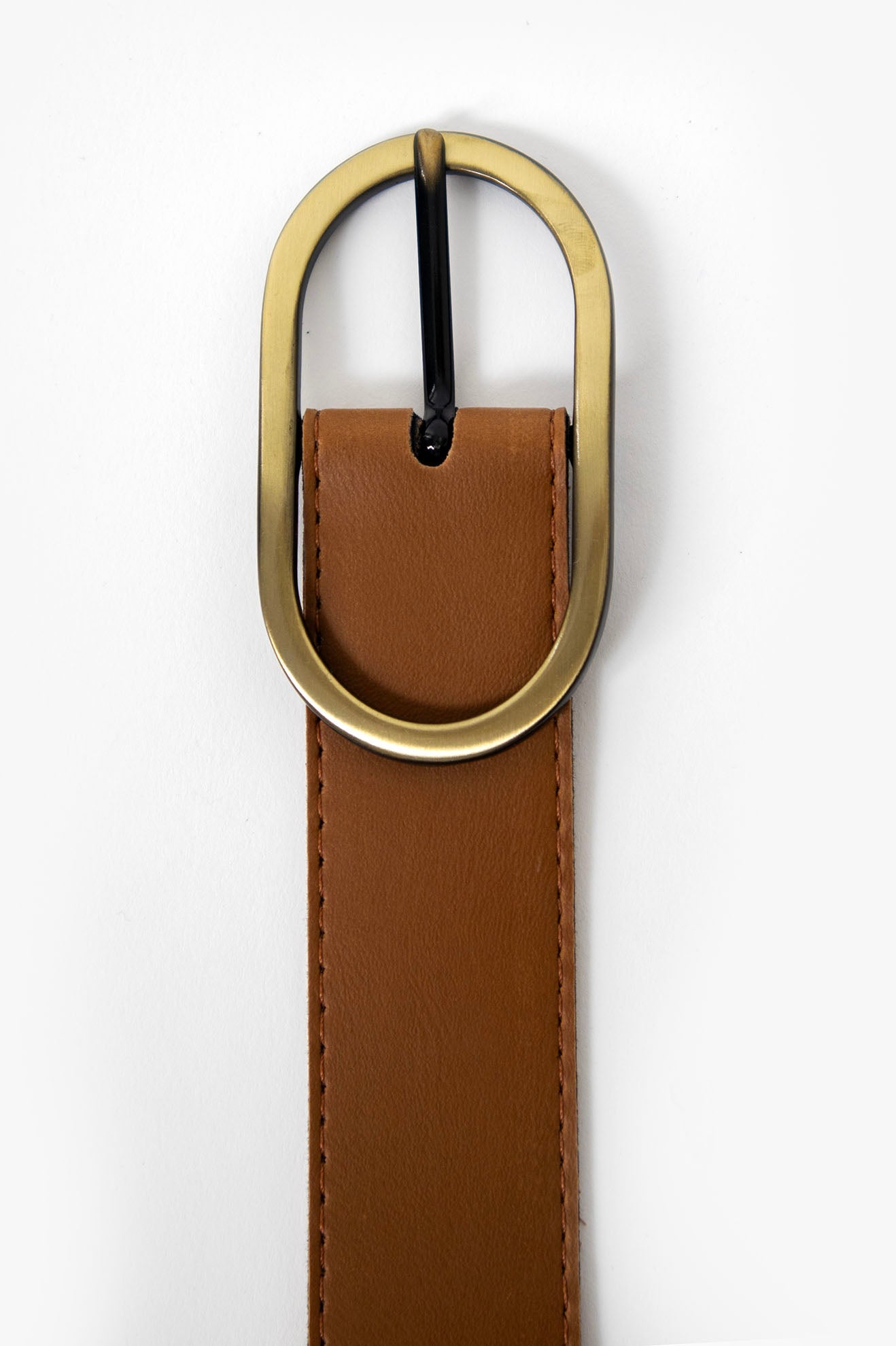 Cinto de Couro Sintético com Fivela Oval Caramelo