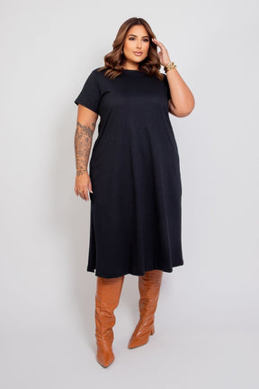 Vestido Midi Amplo Manga Curta com Fenda Lateral