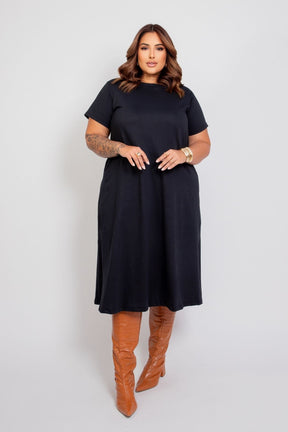 Vestido Midi Amplo Manga Curta com Fenda Lateral