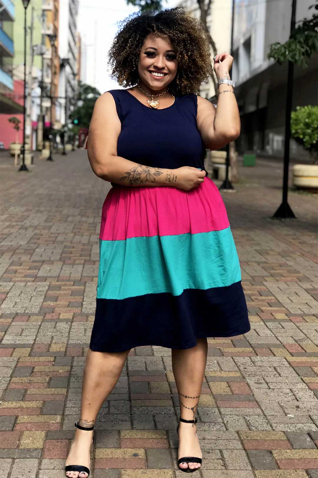 Vestido Regata Alça Larga Três Babados